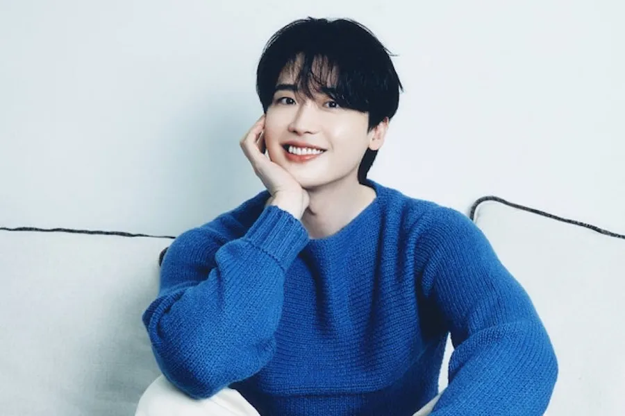 Lee Jong Suk Makes Heartfelt Donation